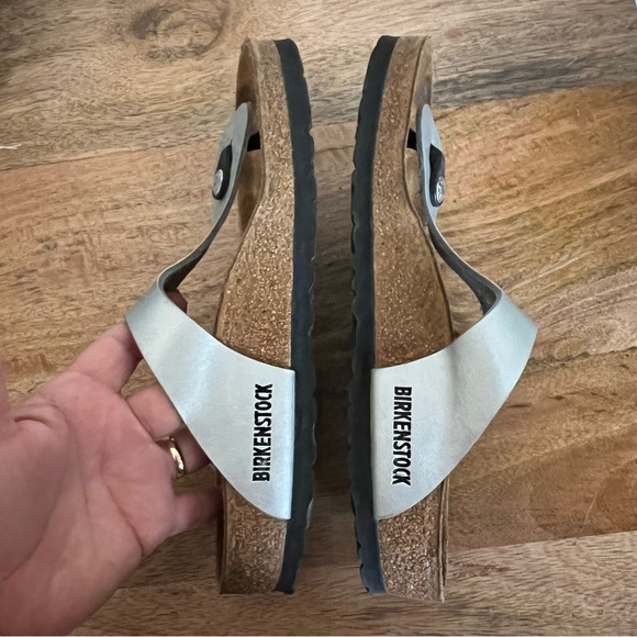 Birkenstock Silver Gizeh Leather Sandals Size 7 - Picture 7 of 11